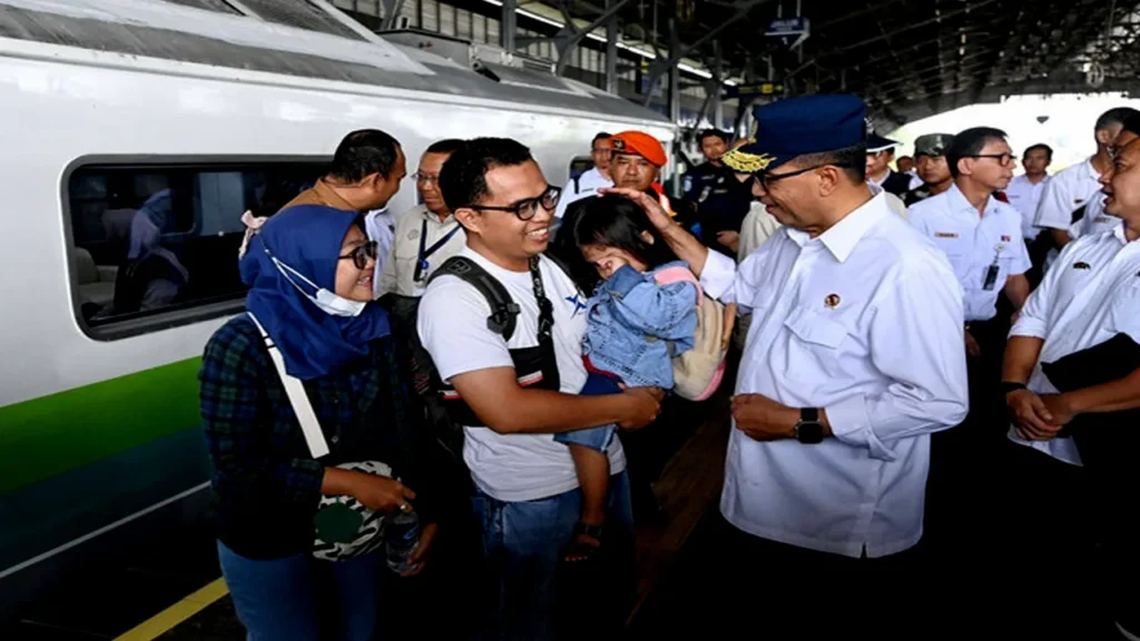 Pemerintah Rencanakan Tiket KRL Jabodetabek Berbasis NIK