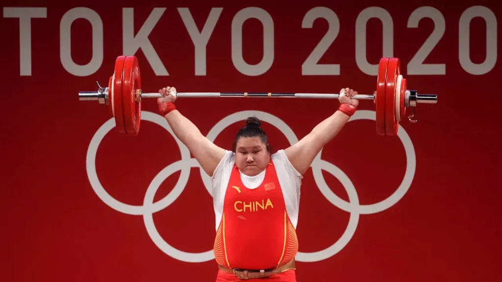 Prestasi Li Wenwen dan Tantangan Beratnya di Kelas +81 Kg Angkat Besi Olimpiade Paris 2024