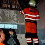 Wanita Terluka Akibat Tertimpa Atap Rumah yang Ambruk di Bogor